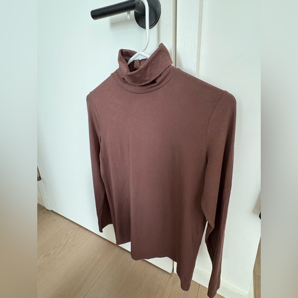 Brown turtleneck long sleeve from Oak + Fort